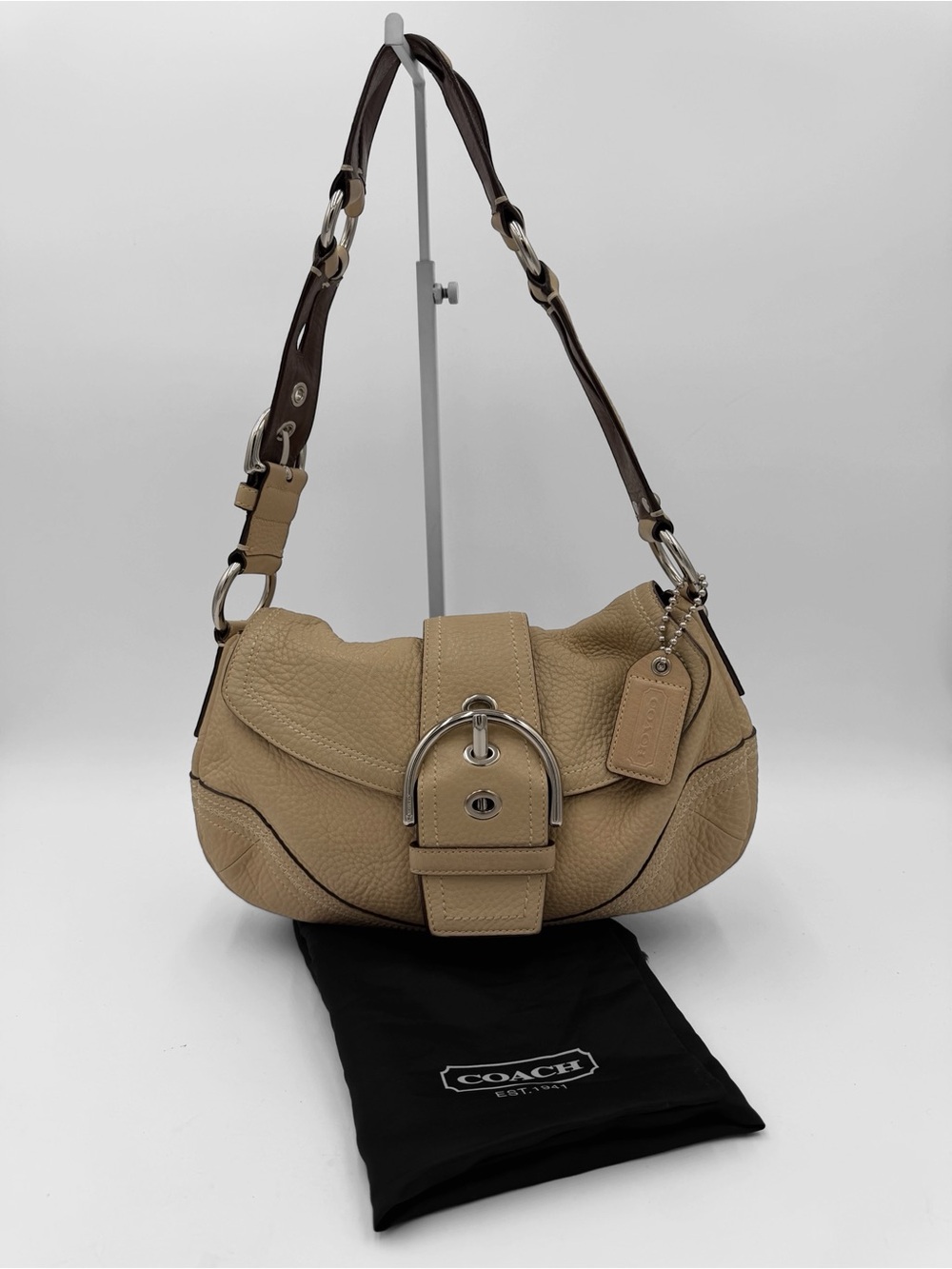 Coach Soho Pebbled Leather Buckle Shoulder Bag Cream Beige Style 10723 Y2K
